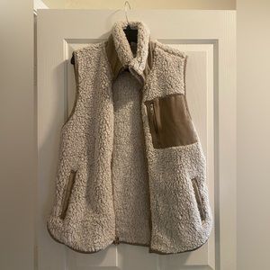 Abercrombie & Fitch Sherpa Vest